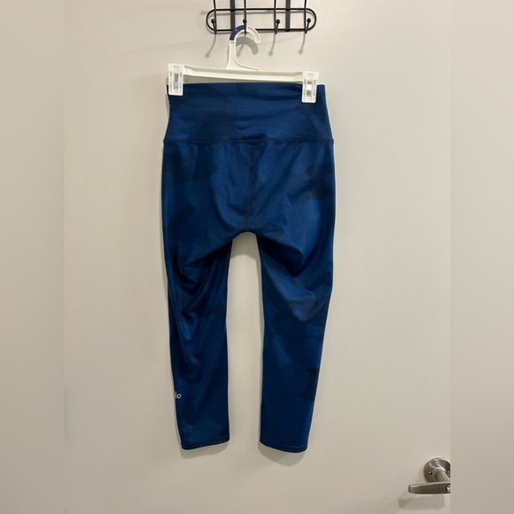 Alo Yoga Blue Camo Leggings - Picture 6 of 9